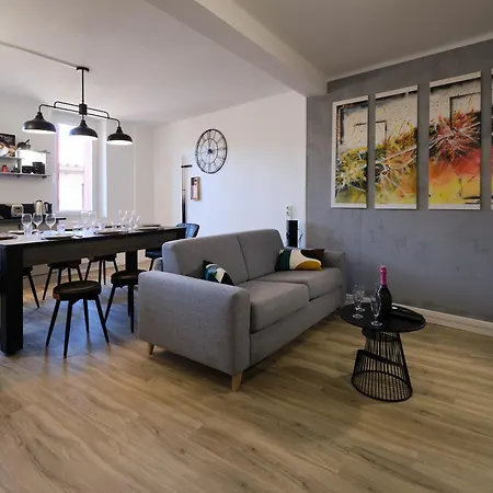 Magnifique*t4*centre Ville*wifi*billard*netflix* * Limoux